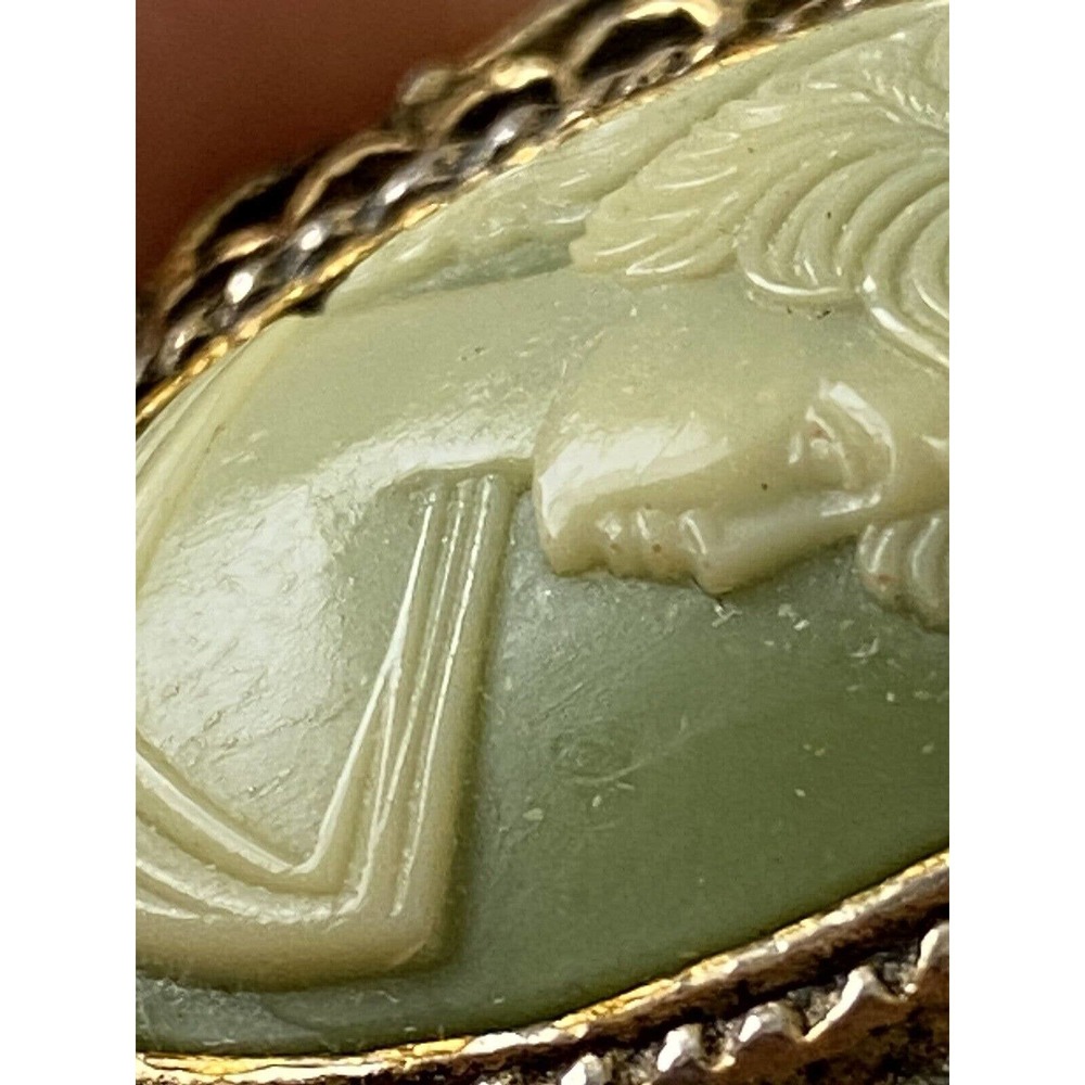 Vintage 1960s PERI Cameo Necklace Brooch / pendant faux cameo green - Picture 11 of 13